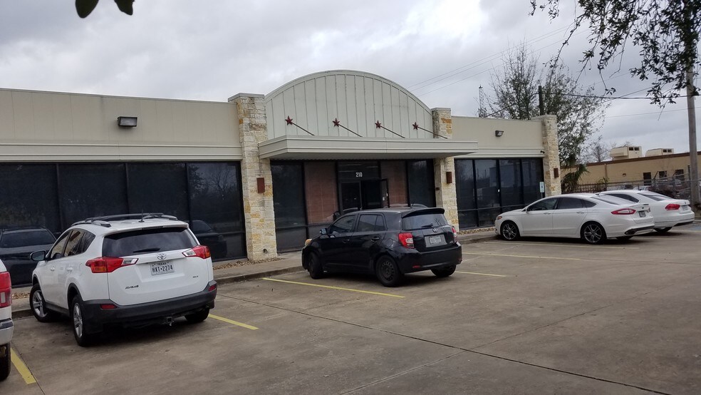More Photos Of 210 Brand Ln, Stafford Warehouse For Lease