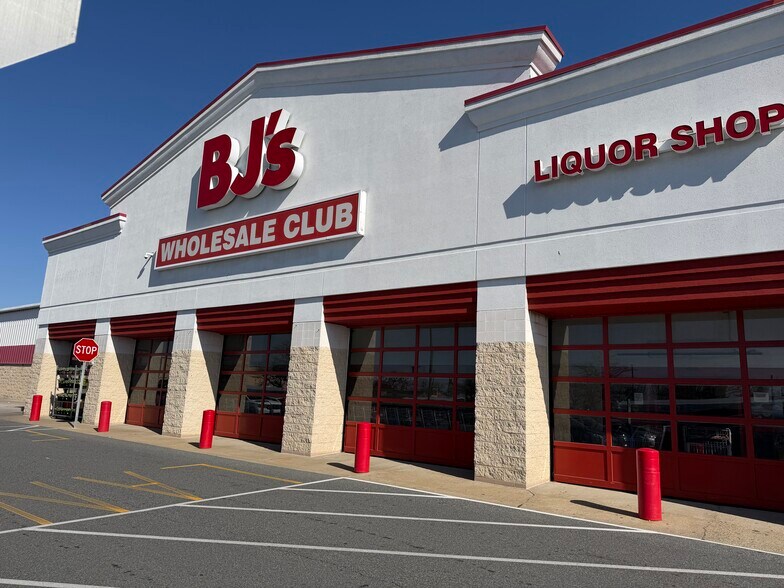 More Photos Of 138 Sunset Blvd, New Castle Unknown For Lease