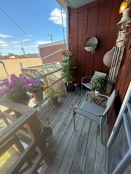 More Photos Of 120 N Washington St, Owosso Storefront For Sale