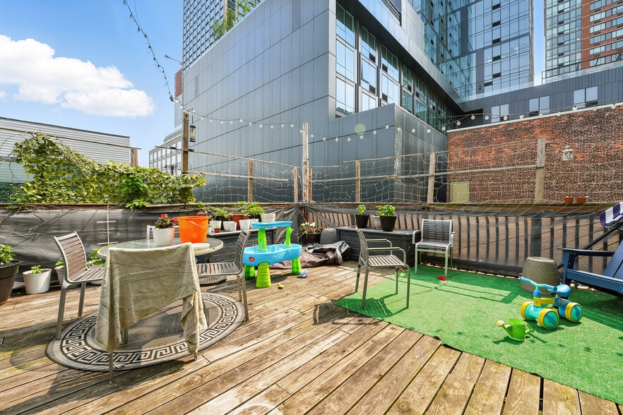 More Photos Of 196 Morgan St, Jersey City Apartments For Sale