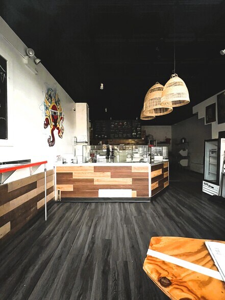 More Photos Of 1706-1742 E Kensington Rd, Mount Prospect Freestanding For Lease