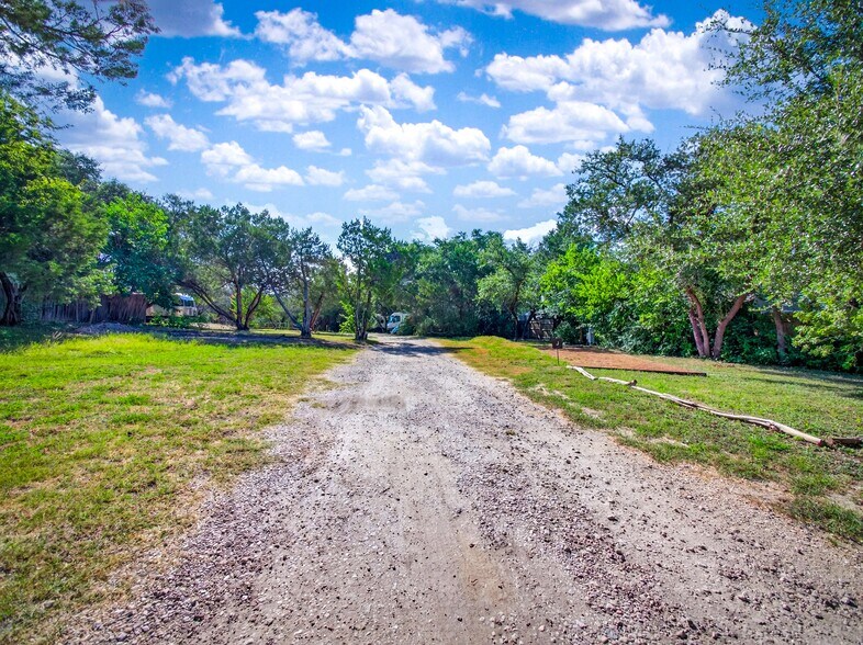 More Photos Of 14711A Quail Ct, Leander Trailer Camper Park For Sale