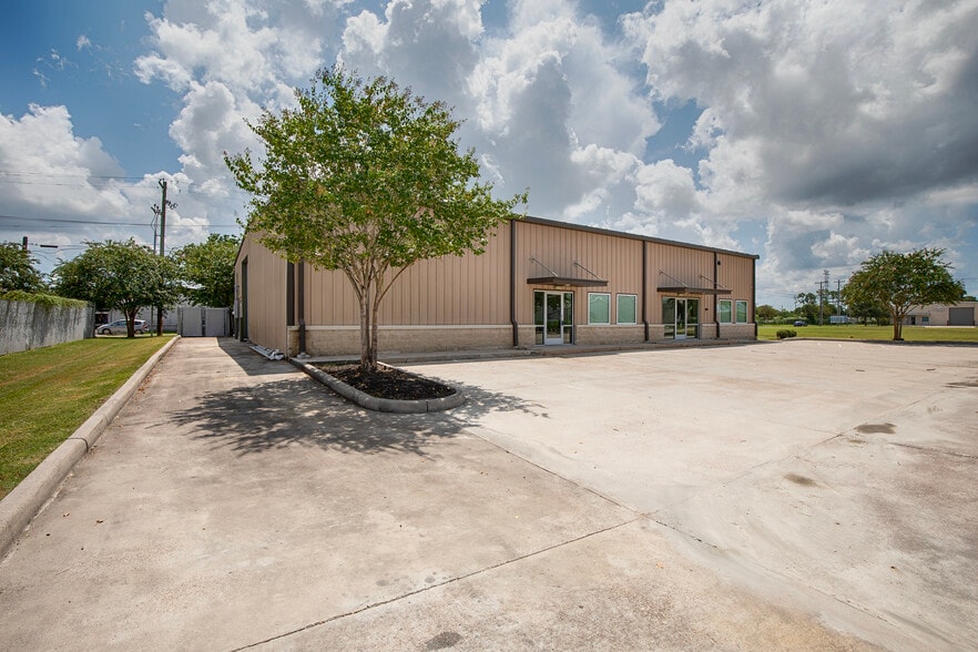 More Photos Of 1145 Butler Rd, League City Office For Sale