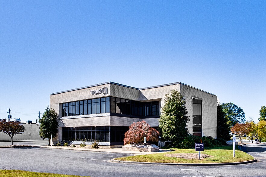More Photos Of 261 N Fayetteville St, Asheboro Bank For Sale