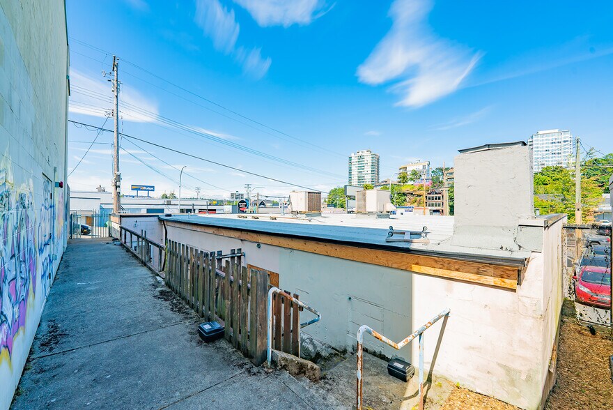 More Photos Of 111 Terminal Av, Nanaimo General Retail For Sale