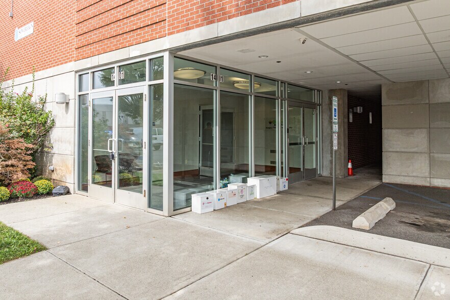 More Photos Of 14-01 Broadway, Fair Lawn Medical For Lease
