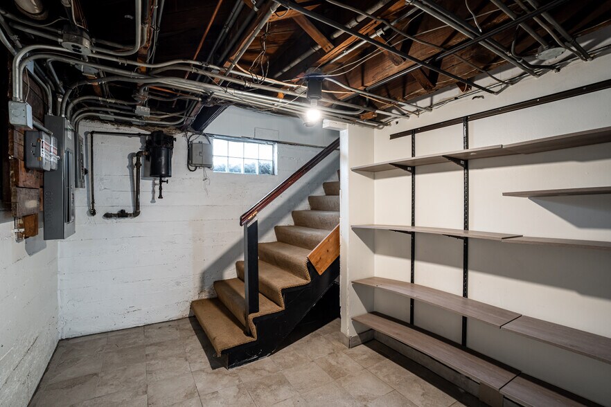 More Photos Of 3701 E Layton Ave, Cudahy Storefront Retail Residential For Sale