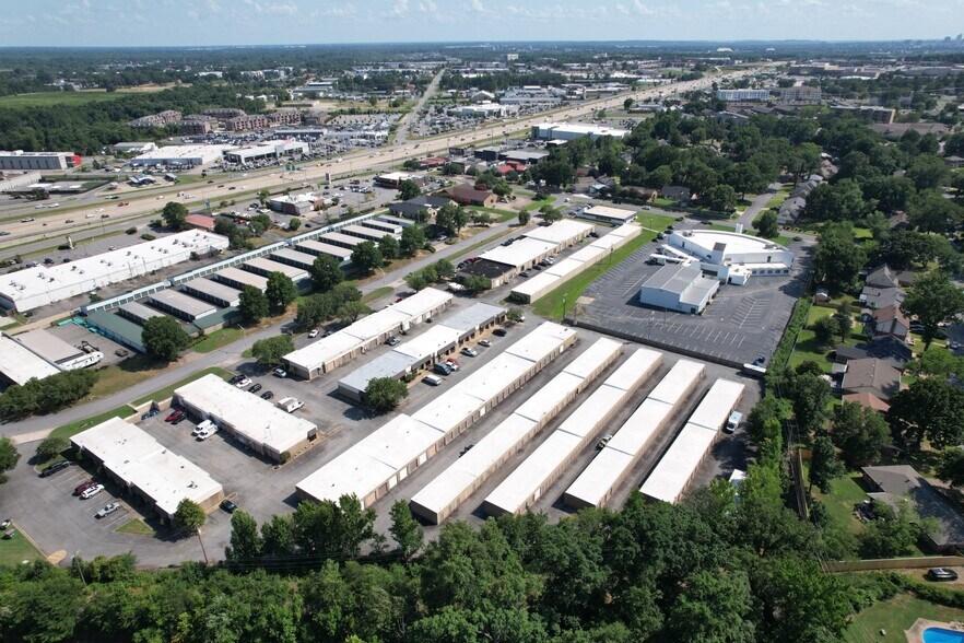 More Photos Of 5301 Mcclanahan Dr, North Little Rock Self Storage For Sale