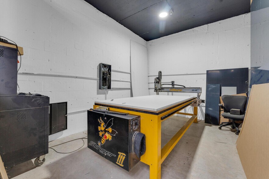 More Photos Of 4611 SW 44th Ave, Dania Warehouse For Lease