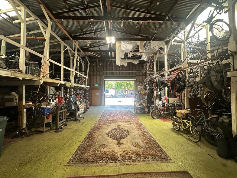 More Photos Of 409 S Petaluma Blvd, Petaluma General Retail For Sale