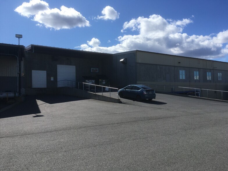 More Photos Of 3014 N Flora Rd, Spokane Valley Manufacturing For Lease