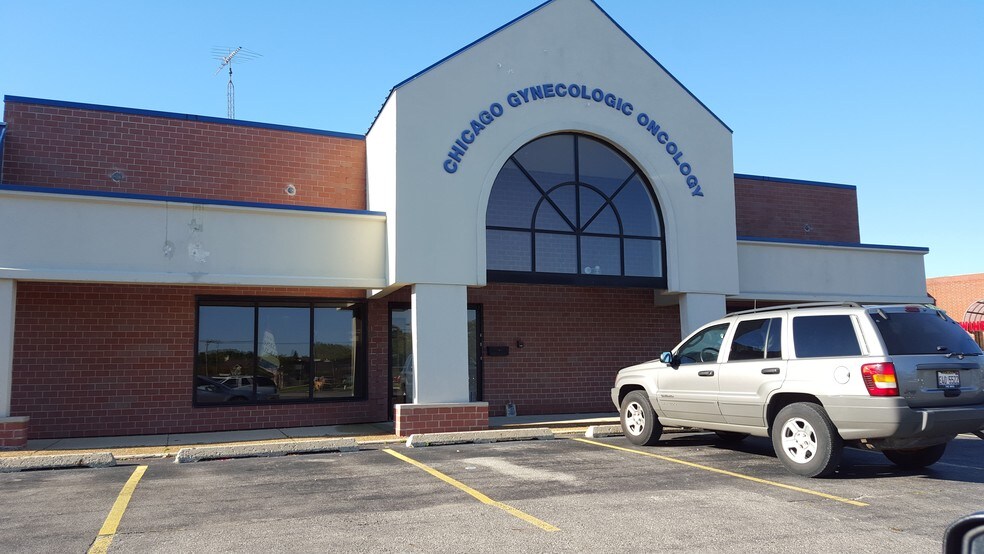 More Photos Of 315-345 W Northwest Hwy, Palatine Unknown For Lease