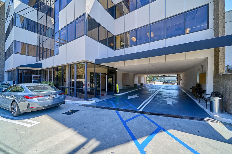 More Photos Of 8737 Beverly Blvd, West Hollywood Medical For Sale