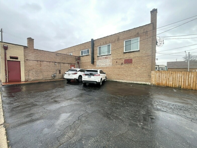 More Photos Of 6957 W Archer Ave, Chicago Storefront For Sale
