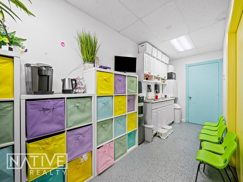 More Photos Of , Deerfield Beach General Retail For Sale
