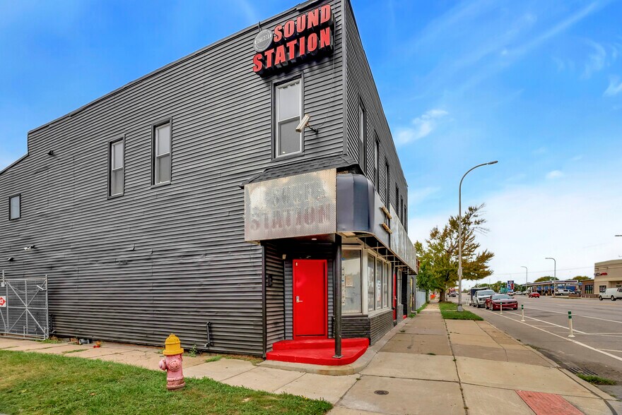 More Photos Of 4805 Livernois, Detroit Freestanding For Lease