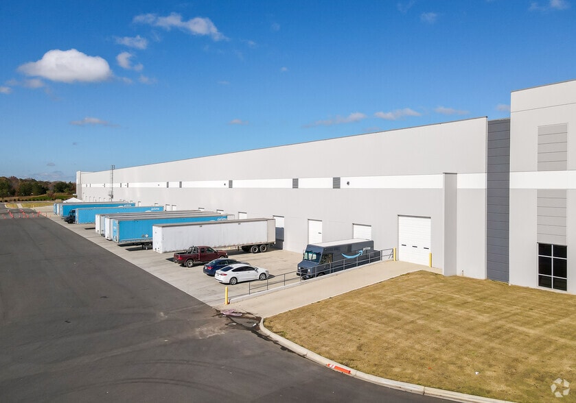 More Photos Of 3800 Parrott Dr, Charlotte Warehouse For Lease
