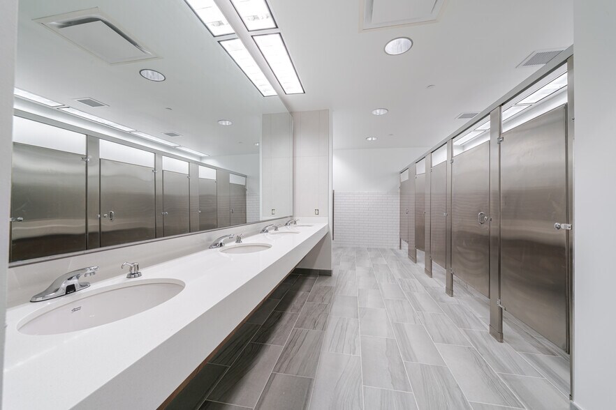 More Photos Of 10777 Clay Rd, Houston Office For Lease