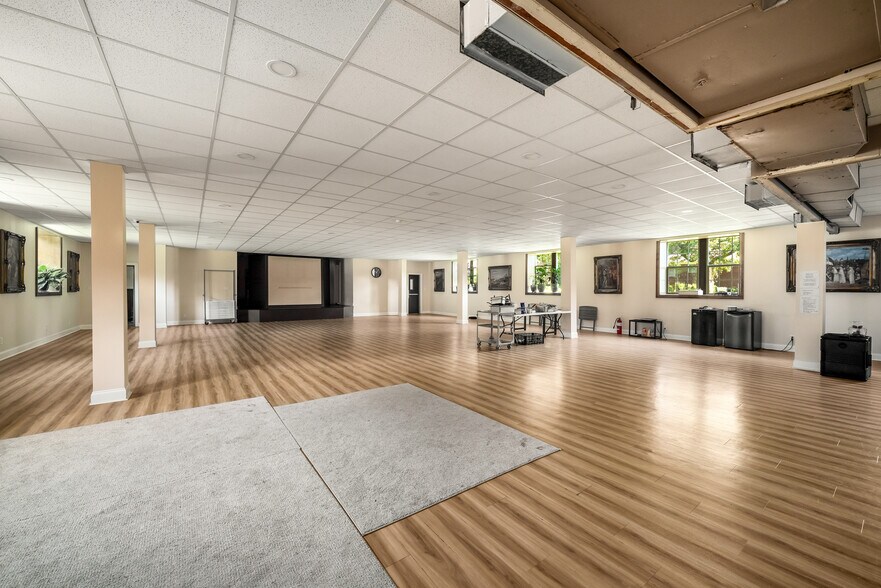 More Photos Of 1776 Sylvan Rd SW, Atlanta Religious Facility For Sale