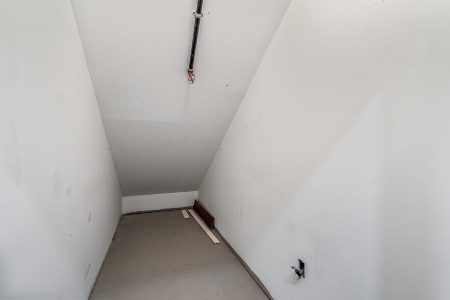 More Photos Of 223-227 Grand St, New York Storefront Retail Residential For Lease