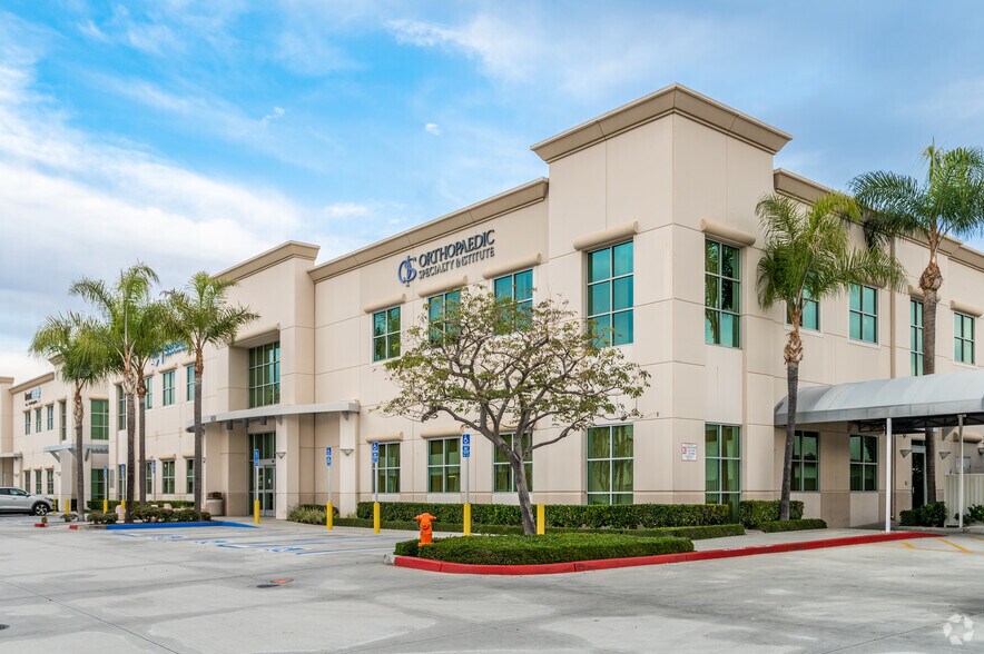 Primary Photo Of 280 S Main St, Orange Medical For Lease