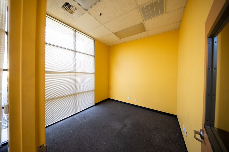 More Photos Of 3109 Del Este Pky, Modesto Distribution For Lease