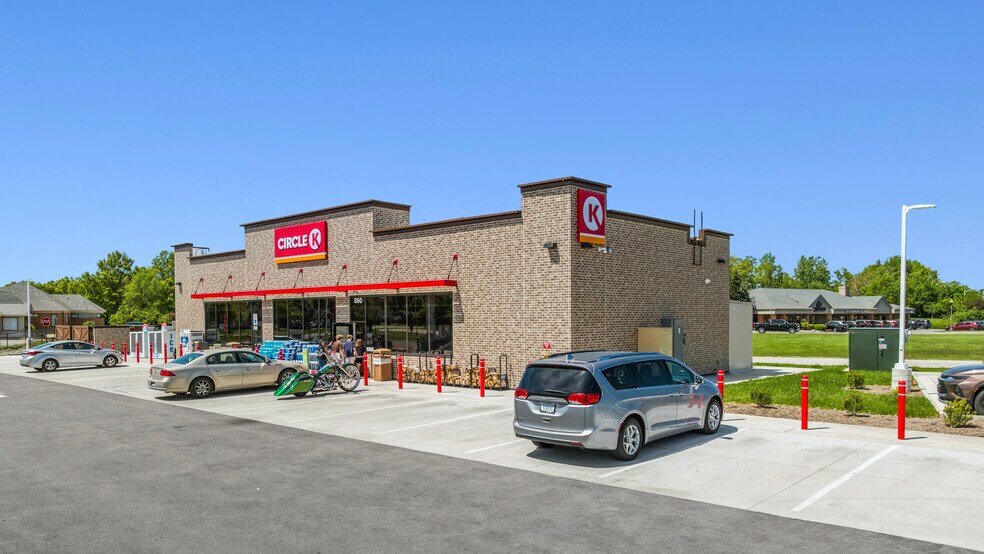 More Photos Of 860 Twyckenham Blvd, Lafayette Service Station For Sale