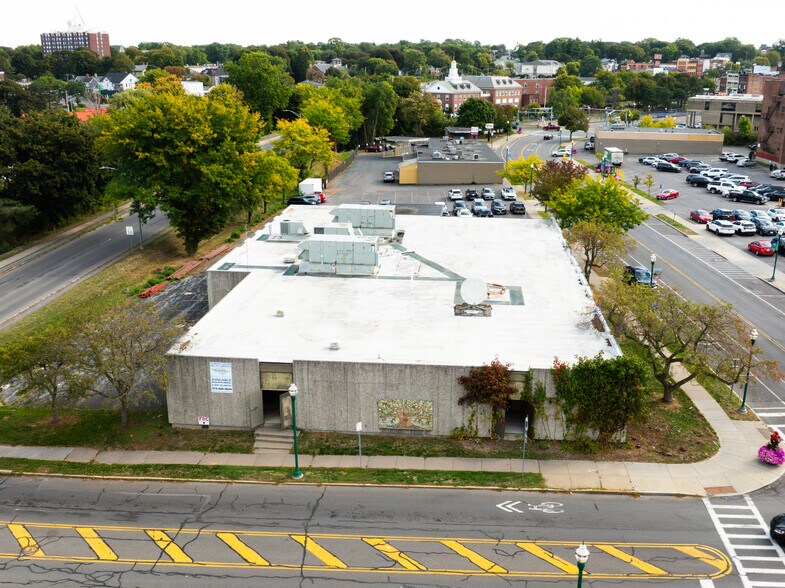 More Photos Of 25 Dill St, Auburn Office For Lease