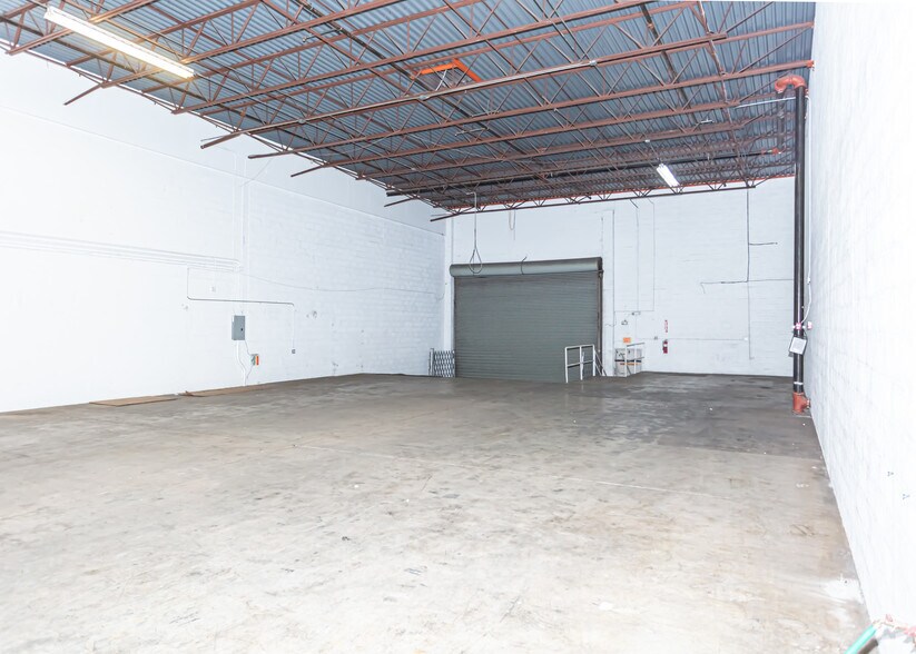More Photos Of 7501-7521 NW 52nd St, Miami Unknown For Lease