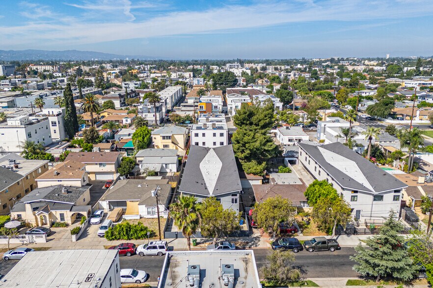 More Photos Of 5743 Case Ave, North Hollywood Apartments For Sale
