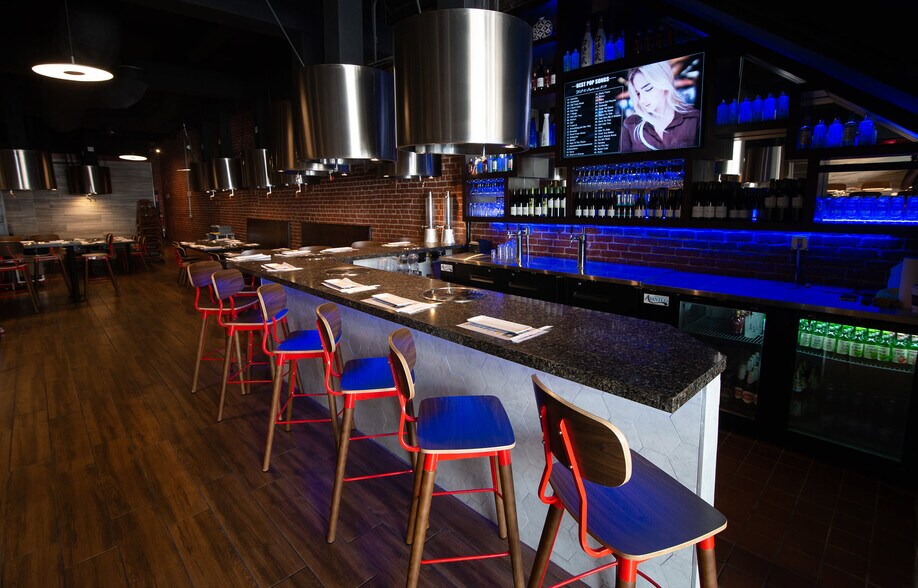 More Photos Of 414-416 W 4th St, Santa Ana Office For Sale