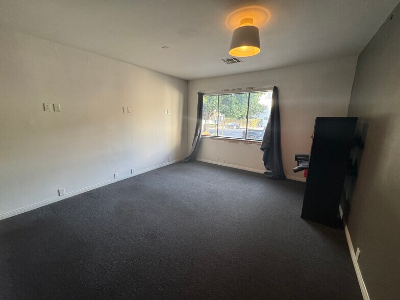 More Photos Of 434 N Larchmont Blvd, Los Angeles Office For Lease