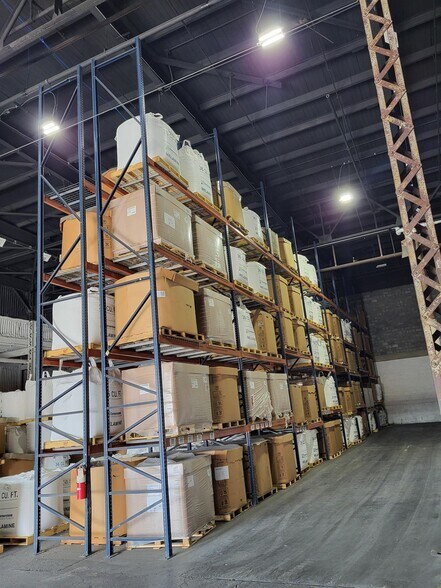 More Photos Of 1564 Firestone Pky, Akron Warehouse For Lease