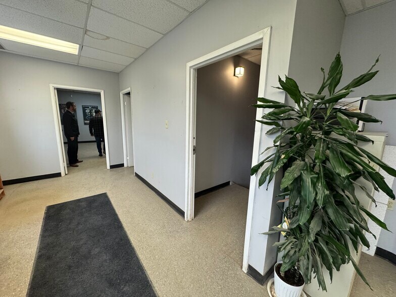 More Photos Of 36 Micro Crt, London Industrial For Lease
