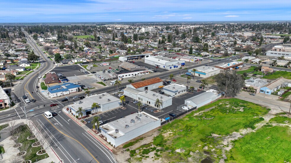 More Photos Of 441 N M St, Tulare Office For Lease