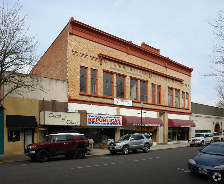 Primary Photo Of 622-630 SE Jackson St, Roseburg Storefront For Sale