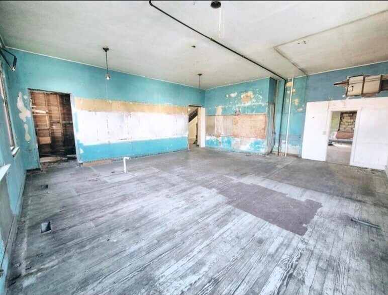More Photos Of 85 N Main St, Walton Apartments For Sale