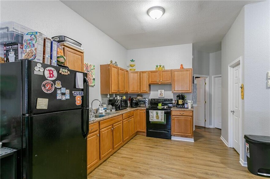 More Photos Of 3829 N Main St, Marion Storefront Retail Residential For Sale