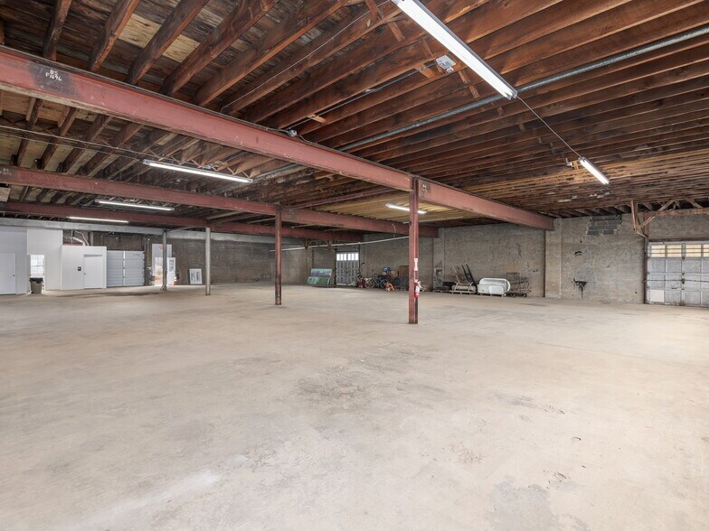 More Photos Of 24 Glendale Ave, Asheville Warehouse For Lease