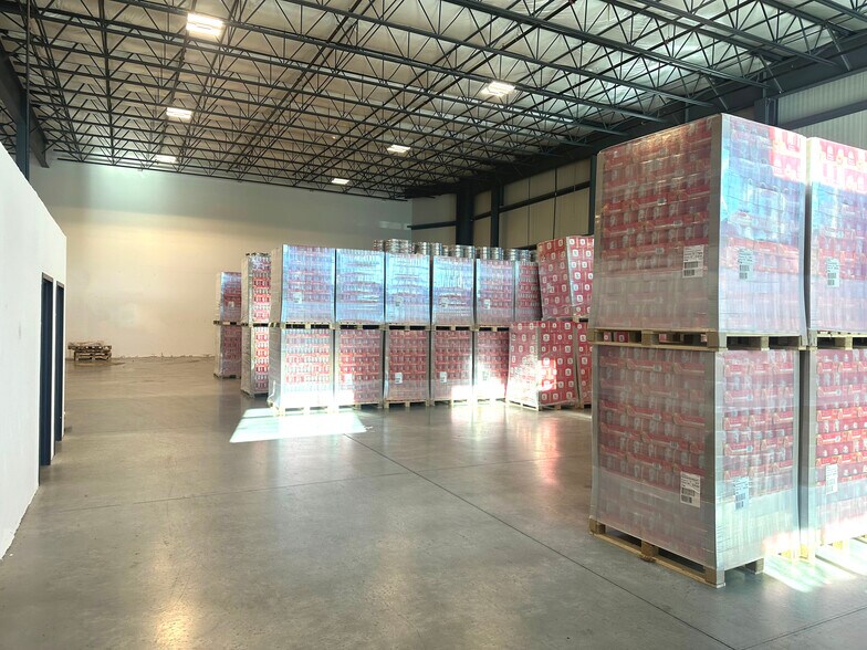 More Photos Of 177 N Main St, Middleton Warehouse For Lease