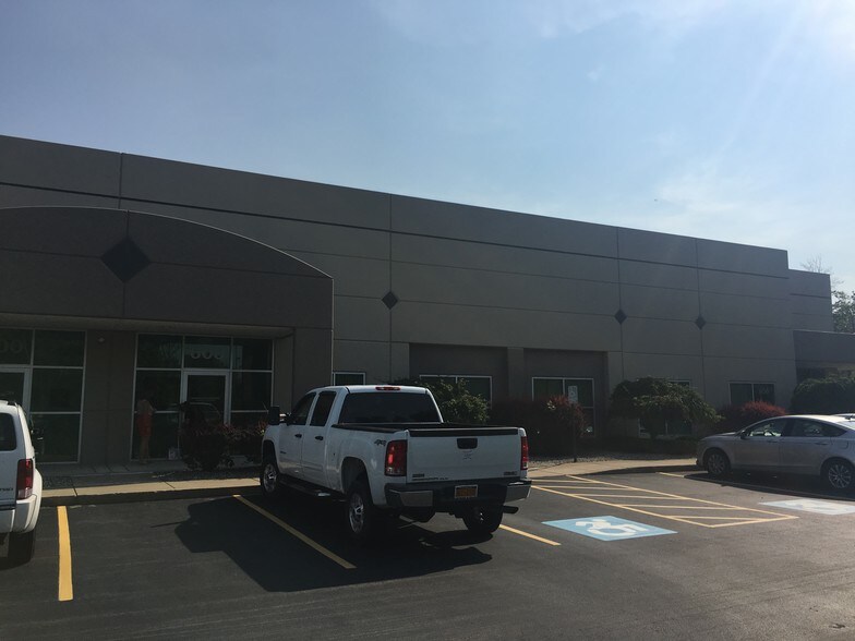 More Photos Of 3790 Commerce Ct, North Tonawanda Light Distribution For Lease