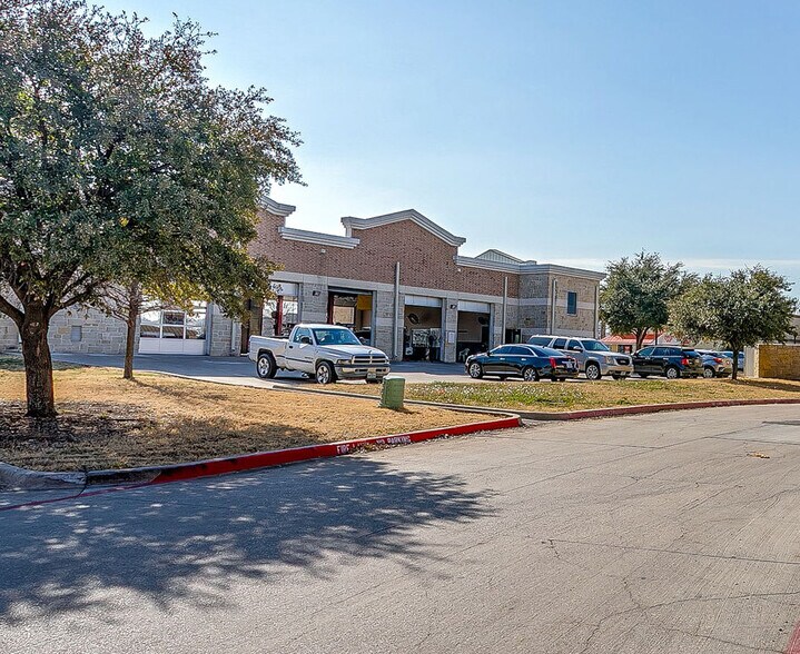 More Photos Of 6530 Hawks Creek Ct, Fort Worth Storefront Retail Office For Lease