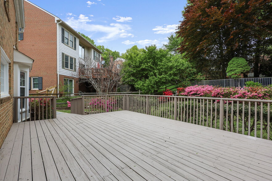 More Photos Of 9725 Lookout Pl, Gaithersburg Healthcare For Sale