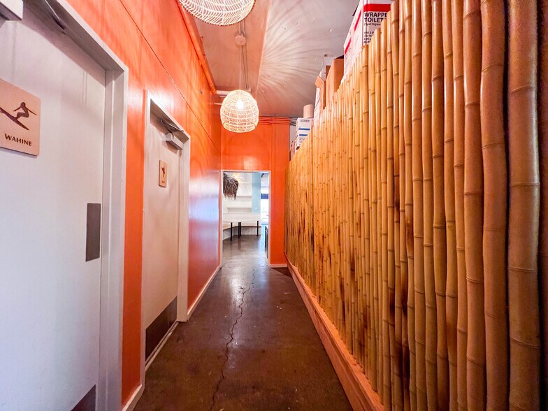 More Photos Of 96 N King St, Honolulu Bar For Lease
