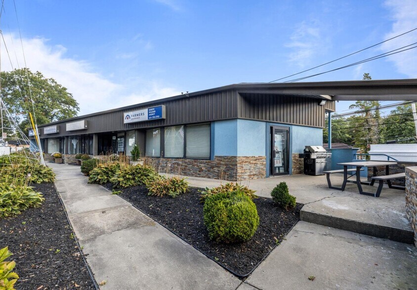 More Photos Of 120-124 Laurel Rd, East Northport Freestanding For Sale