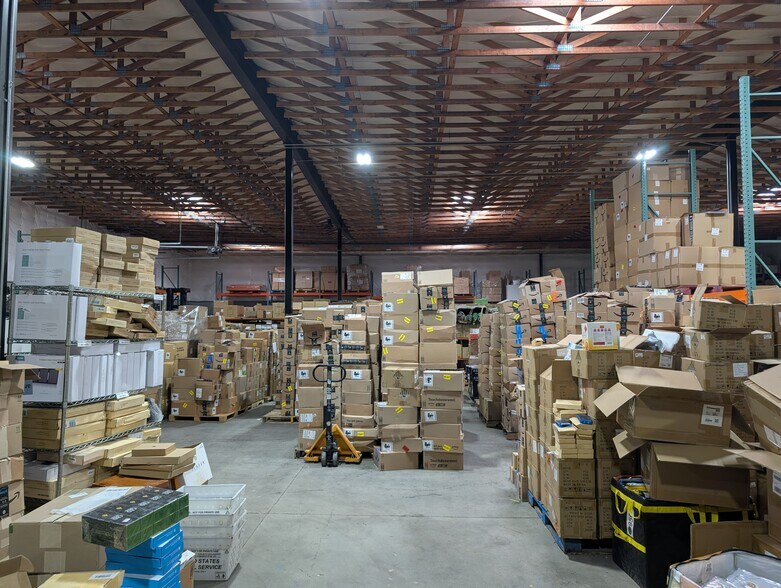 More Photos Of 9498 S 670 W, Sandy Warehouse For Lease