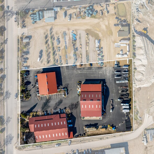 More Photos Of 2450 Ramada Dr, Paso Robles Flex For Sale