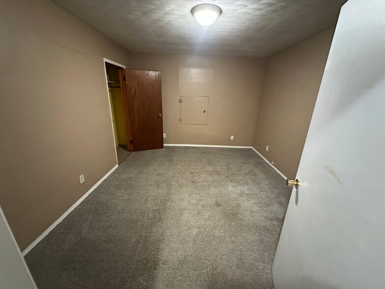 More Photos Of 4479 E Shore Dr, Bremen Apartments For Sale
