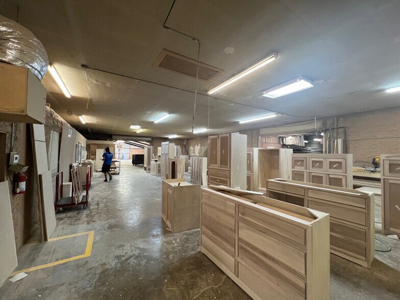 More Photos Of 926 US-377, Pilot Point Warehouse For Sale