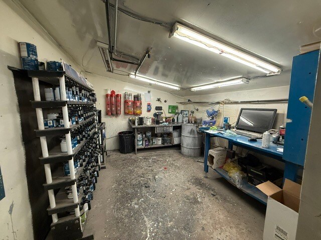 More Photos Of 3921 Donnelly Dr, Kemptville Auto Repair For Sale